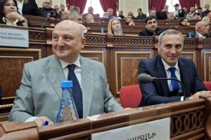 Գյումրու կալանավորված քաղաքապետի փեսան՝ Ավետիս Առաքելյանը, կվերցնի մանդատը